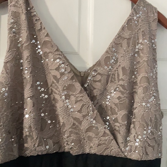 EUC women's formal dress - Picture 4 of 7